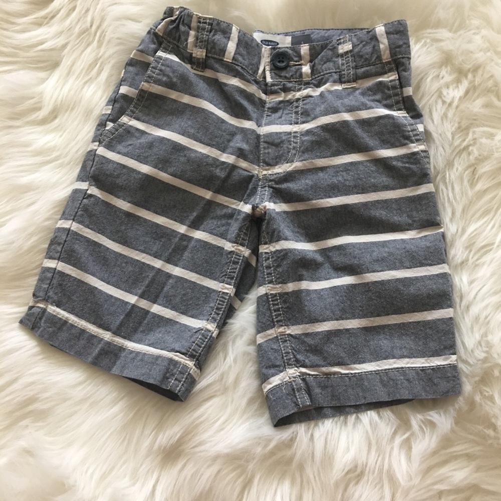Boys size 5 Shorts